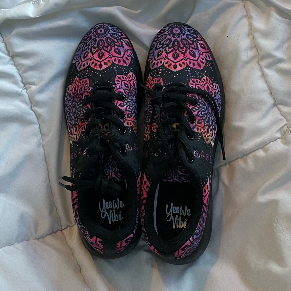 Yes we vibe shoes